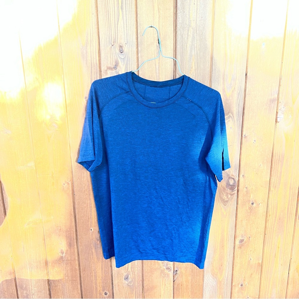 Lululemon Navy Short Sleeve Athletic Tee (L)